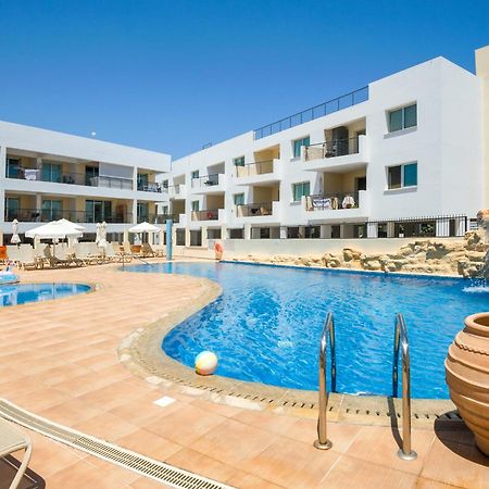 Seabreeze Apartment 200M Away From The Sea Paralimni Exterior foto