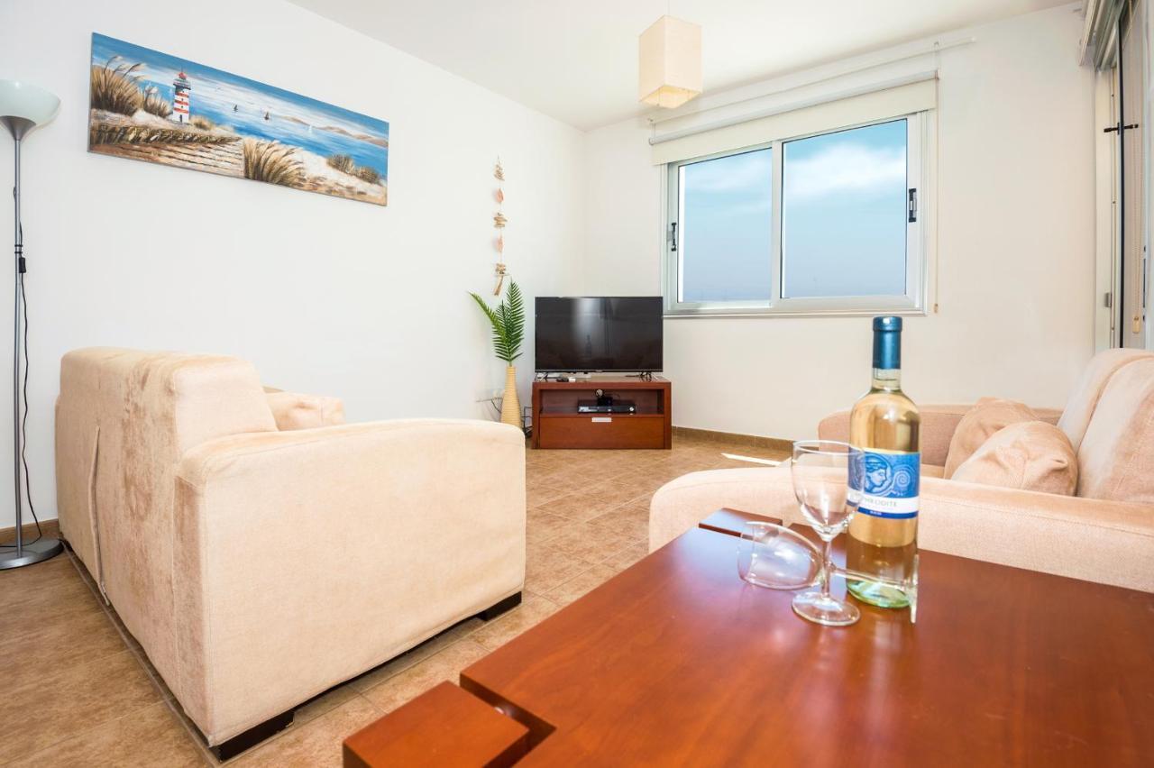 Seabreeze Apartment 200M Away From The Sea Paralimni Exterior foto
