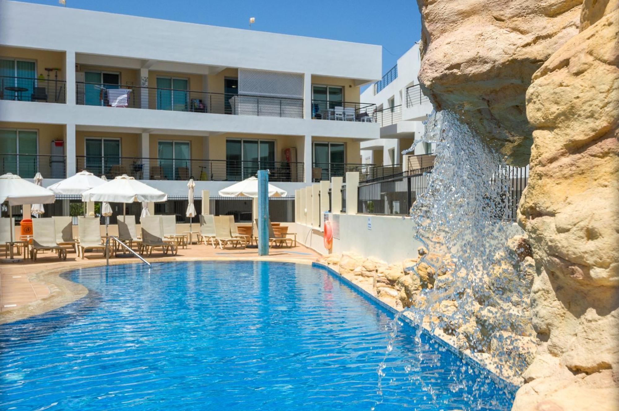 Seabreeze Apartment 200M Away From The Sea Paralimni Exterior foto