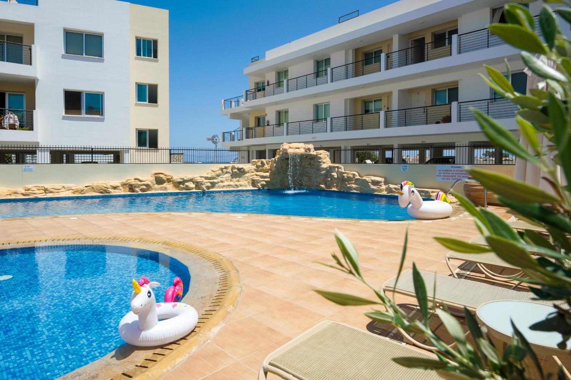 Seabreeze Apartment 200M Away From The Sea Paralimni Exterior foto